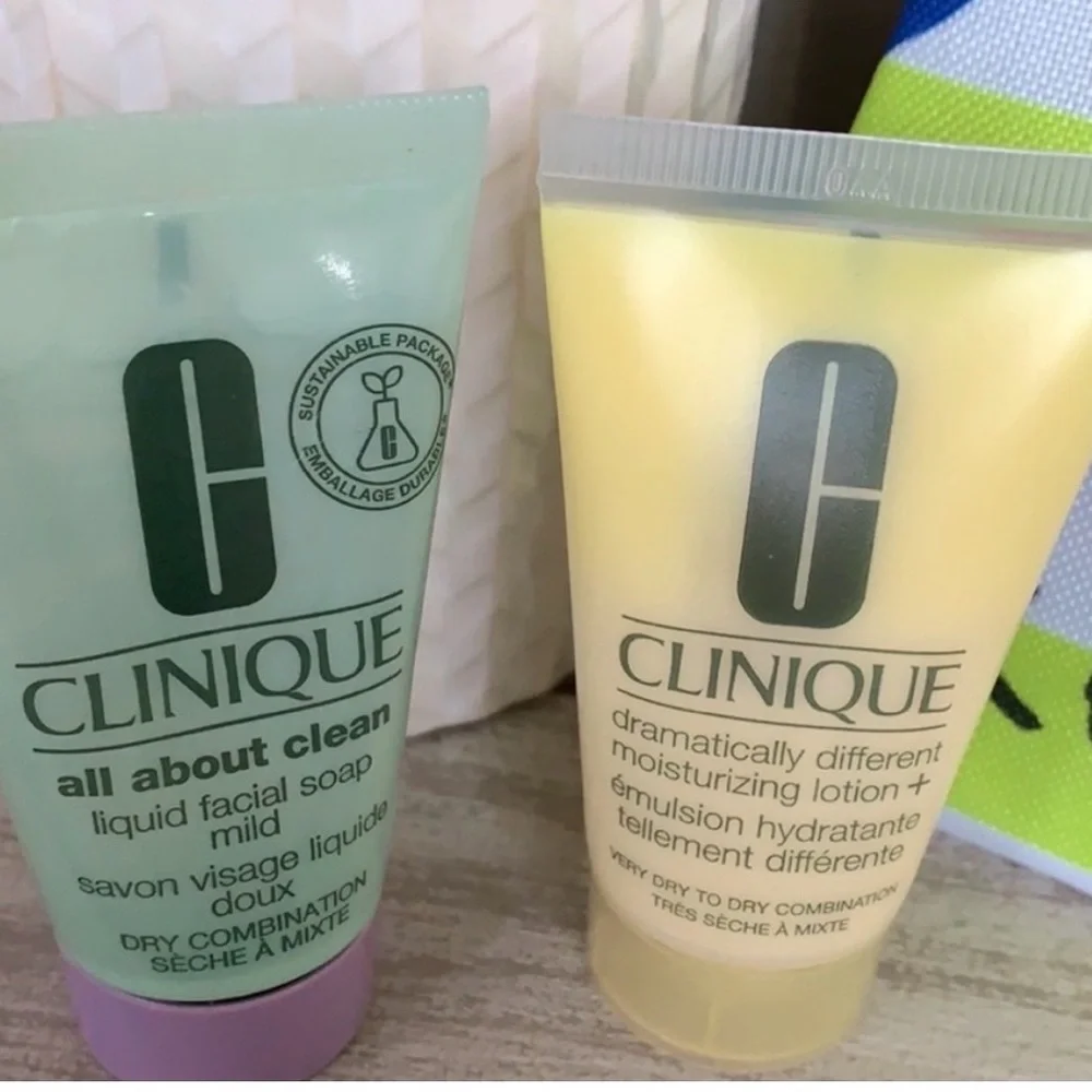 Clinique Lotion W/Cleanser & Bag 🍒🆕🍒